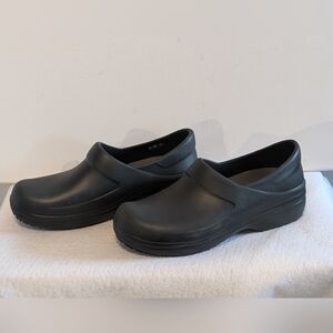 Crocs Lock Black Slip Resistant Work Clogs Dual Comfort Womens Size 10